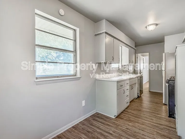 3221 Beechwood Dr — Photo 5