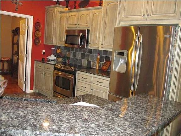 3rd image of 4719 Eastdale Ln