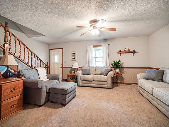 4th image of 308 Holman Dr