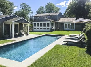 150 Elm St, Southampton, NY 11968