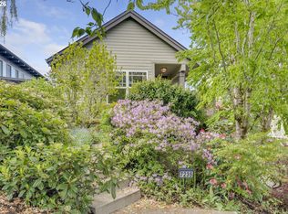 7235 SE Madison St, Portland, OR 97215
