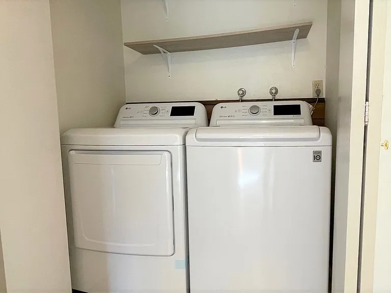 3402 Homestead Rd — Photo 14