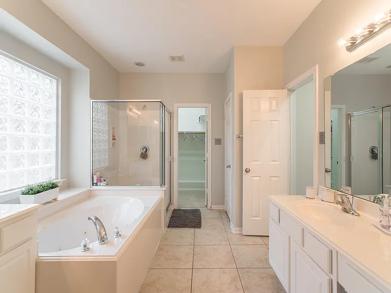 27 Gilmore Grove Pl — Photo 25