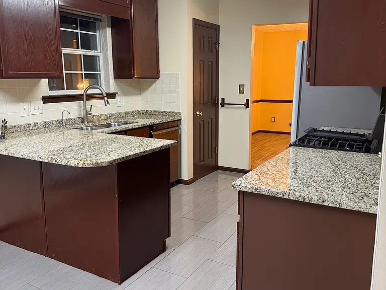665 Durham Ridge Dr — Photo 16