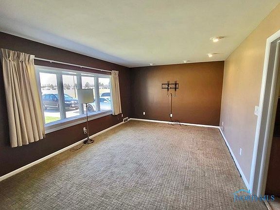 4th image of 623 W Smith St