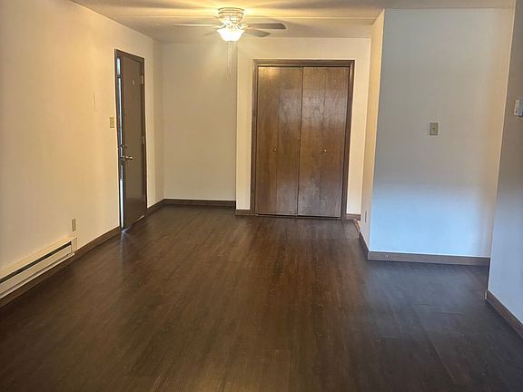 4th image of 2151 Meadow Ln #10