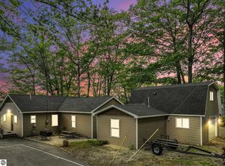 8303 W Sapphire Ave, Lake City, MI 49651