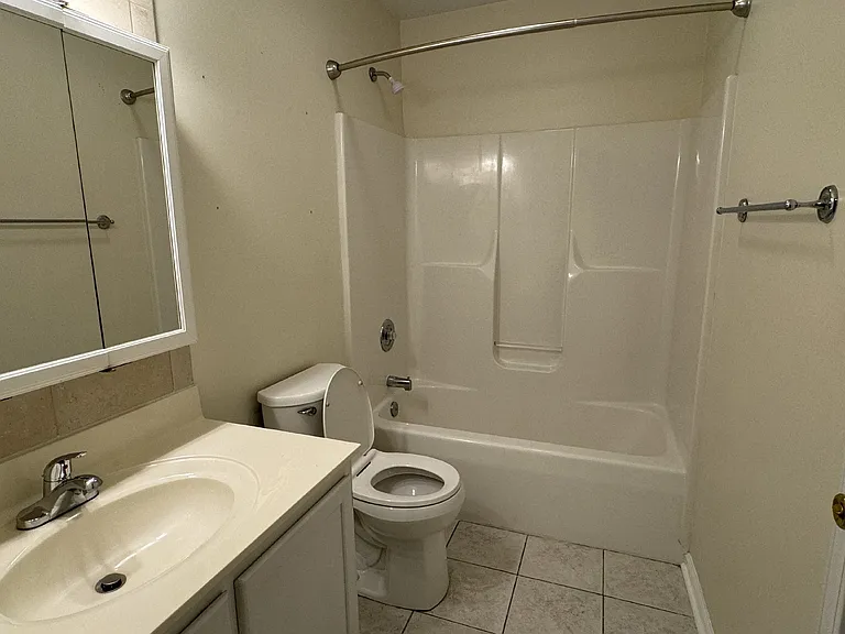 4404 McClelland Dr — Photo 12