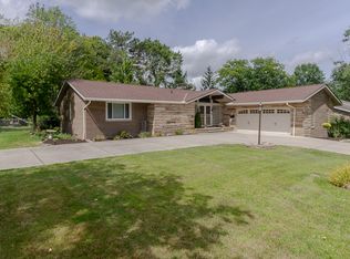 7684 Saratoga Rd, Middleburg Heights, OH 44130