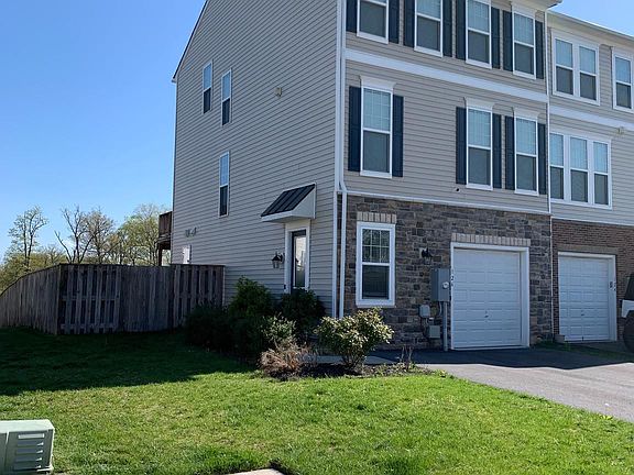 2nd image of 126 Biscane Ct