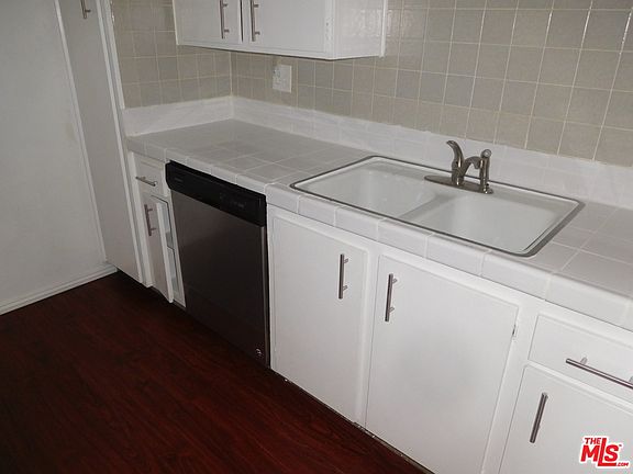 5th image of 805 Glenway Dr Unit 208