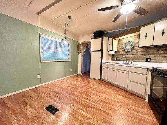 5th image of 54 Argon Ln