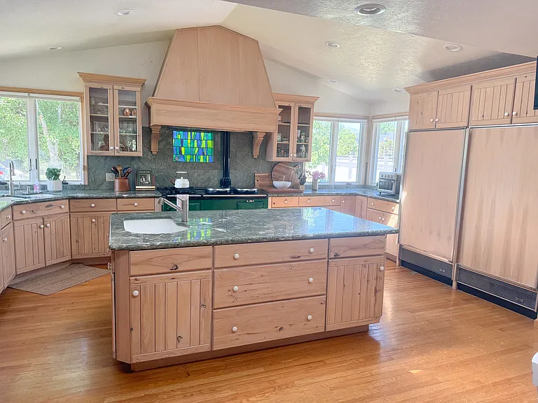 3010 Wyndham Ln — Photo 8