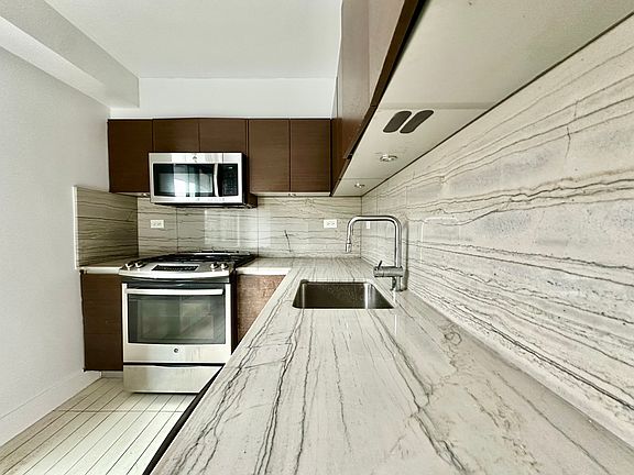 3rd image of 135 W 96th St APT 12H