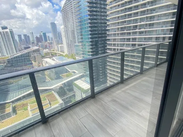 45 SW 9th St APT 2510, Miami, FL 33130