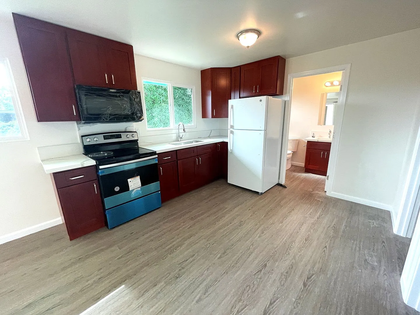 1304 Matlock Ave — Photo 2