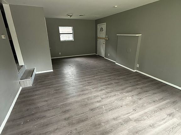 3rd image of 1110 Richard Dr