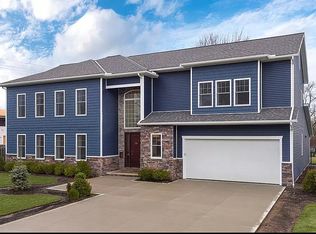 24331 Maidstone Ln, Beachwood, OH