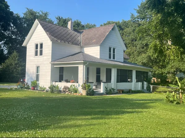 202 Witt Park Rd, Sidney, IL 61877