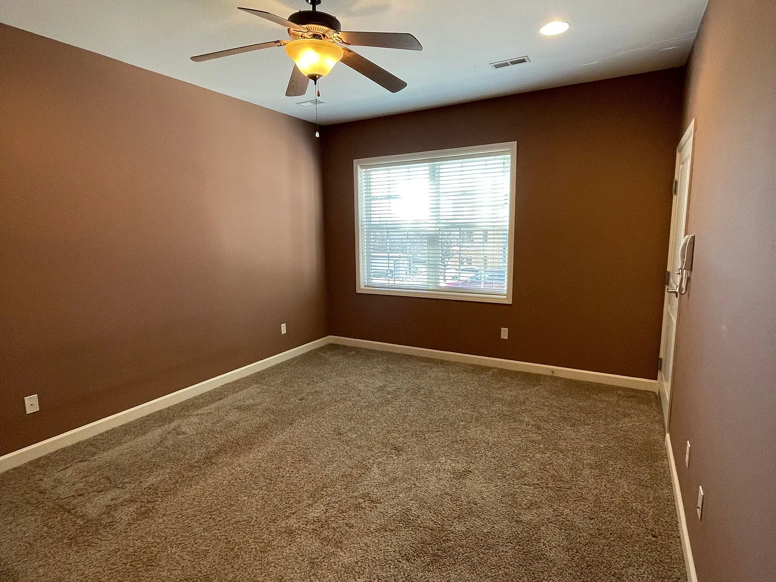 2 bed, 1100 sqft, $1,350 — Photo 3