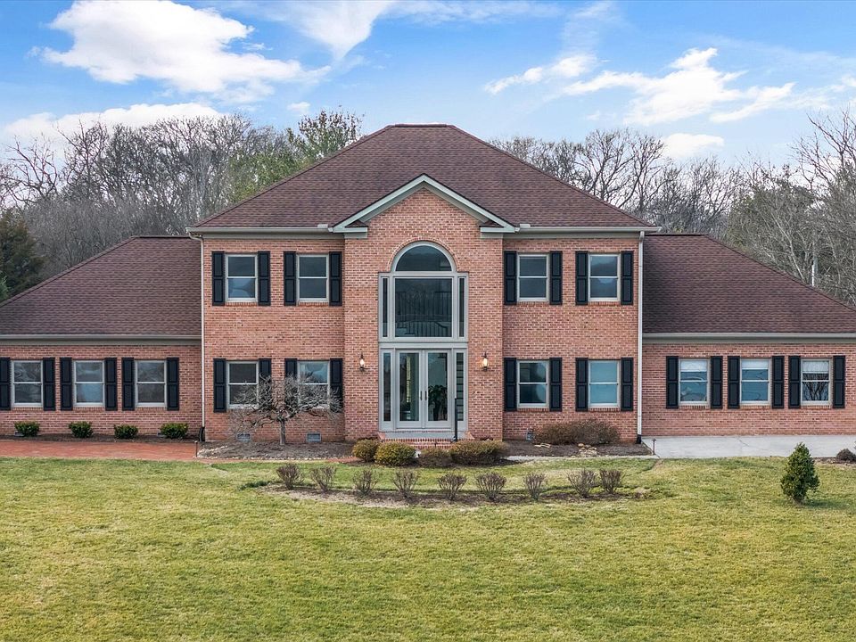 1st image of 4540 Scenic Point Dr