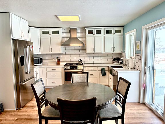 3rd image of 2135 Partridge Point Rd N