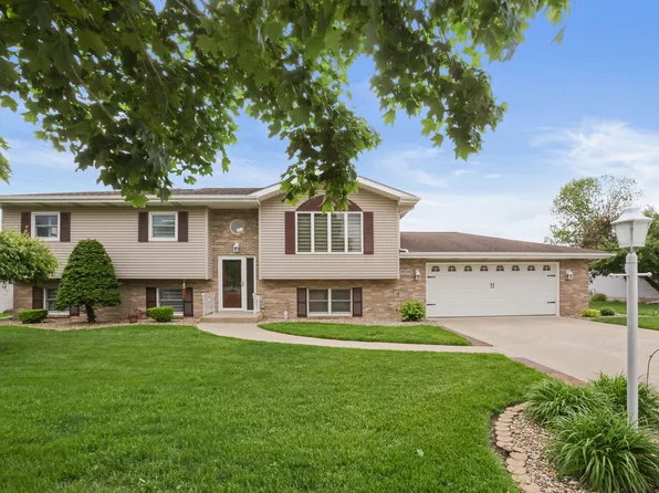 11735 N Magoun Dr, Saint John, IN 46373