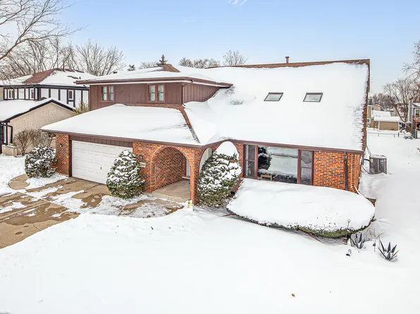 20618 S Green Meadow Ln, Frankfort, IL 60423