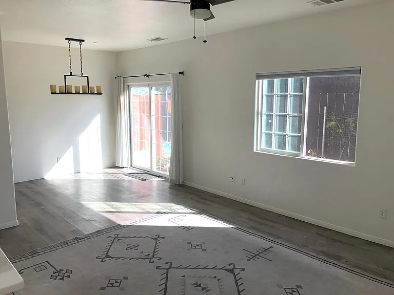 465 Calle Elegante — Photo 2