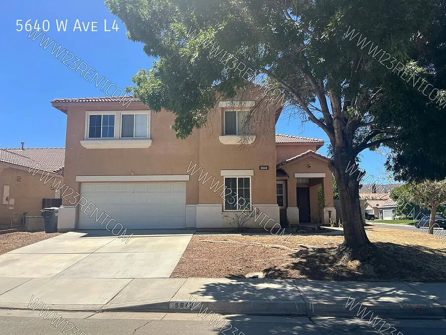 5bd/ 3bth W/Bonus Room West Lancaster House Just Rehabbed — Photo 2