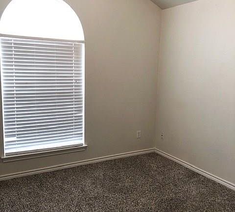 4th image of 3008 Waterfront Dr