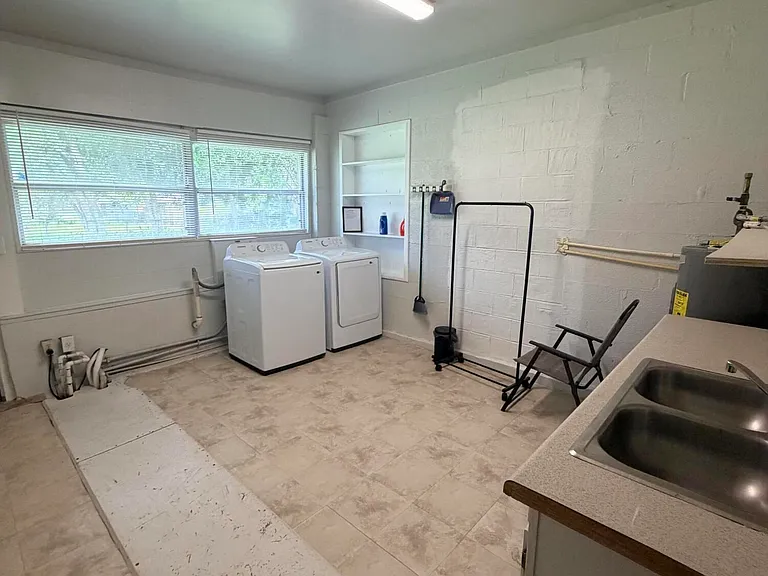 338 Elm St — Photo 15