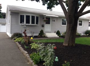 14 Perry St, Chicopee, MA 01013