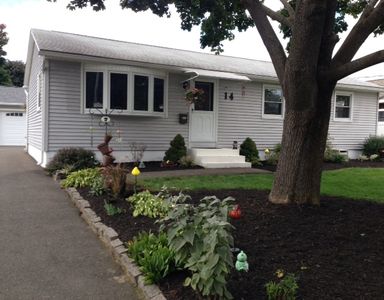 14 Perry St, Chicopee, MA, 01013