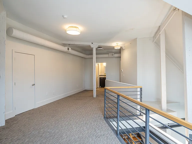 Heyse Apartments — Photo 32