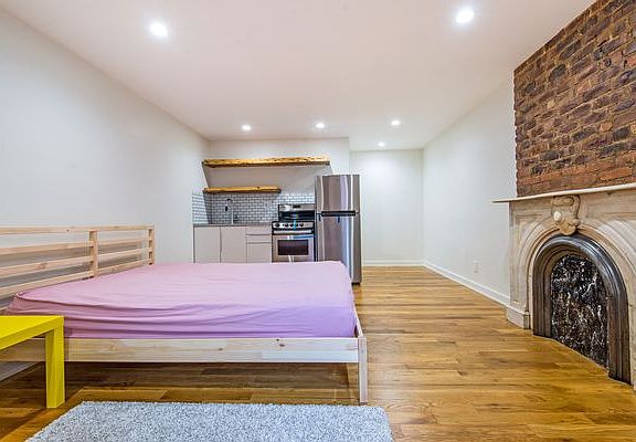 3rd image of 77 Saint James Pl #1
