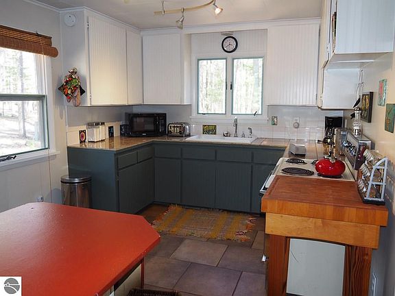 4th image of 5255 Park Ln