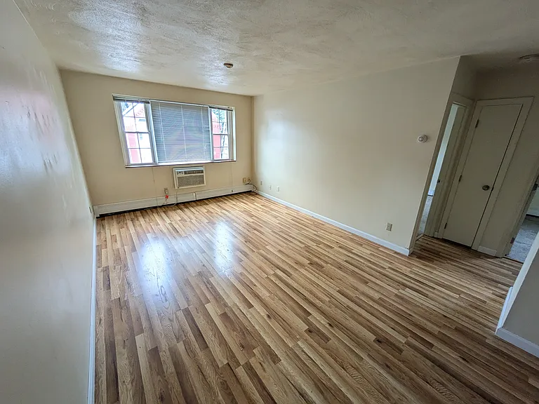 148 Sycamore St #16 — Photo 8