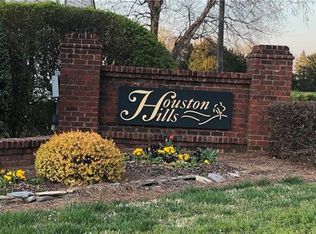 719 Reigate Rd, Charlotte, NC 28262