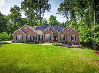 1648 Golf Course Dr, Belleville, IL 62220