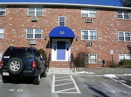 2nd image of 236 Low St APT 7