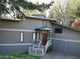 2205 139th Pl SE, Bellevue, WA 98005