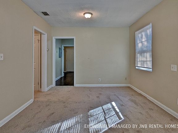 5th image of 1039 Westbrook Cir E