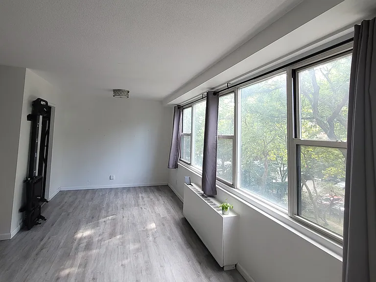 201 Saint Pauls Ave #4G — Photo 8