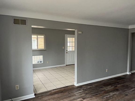 3rd image of 2714 Montana Ave #791769c82