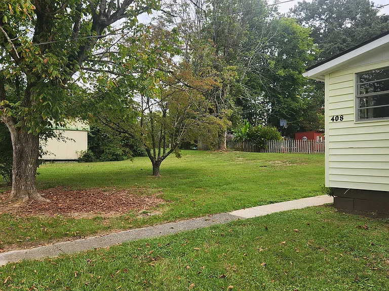 408 E Governor John Sevier Hwy — Photo 11