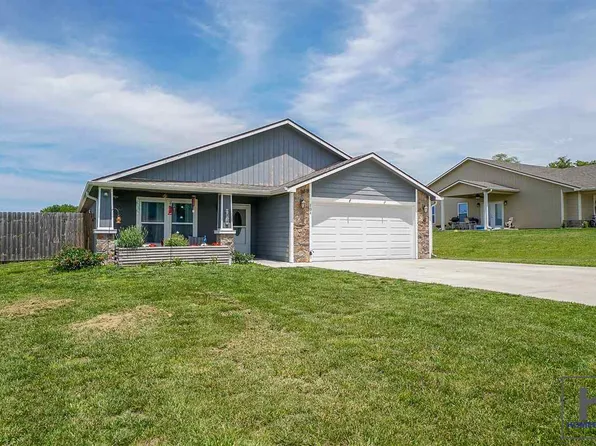 204 Bergsten Ct, Riley, KS 66531