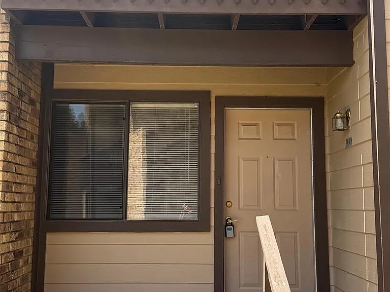 2521 Crosstimbers St #K3 — Photo 1