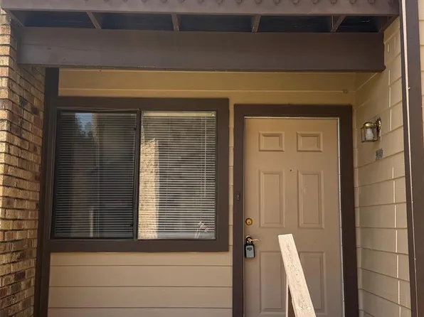 2521 Crosstimbers St APT K3, Huntsville, TX 77320