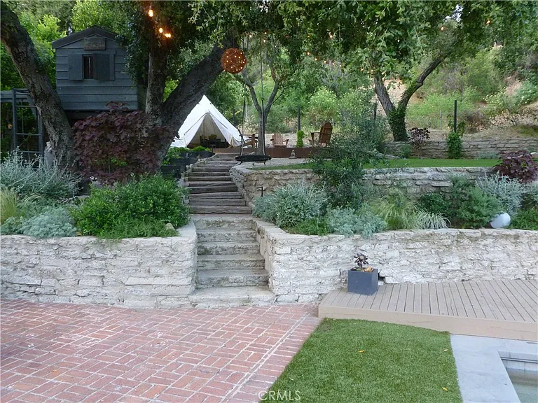 1094 Acanto Pl — Photo 11